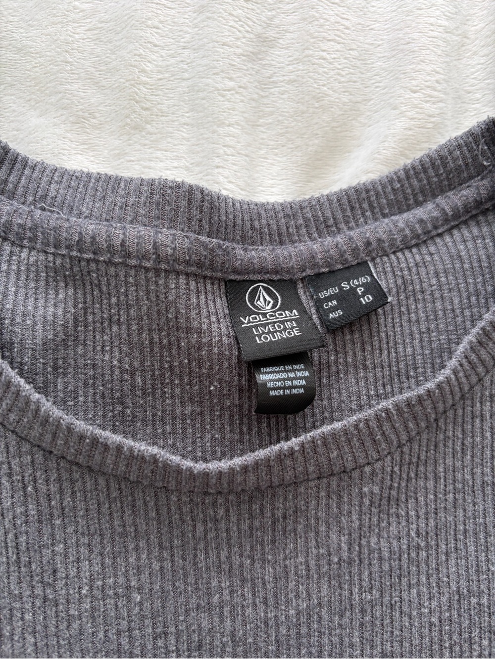 Volcom Grey Ribbed Short-Sleeve Tee π½ - Picture 3 of 6